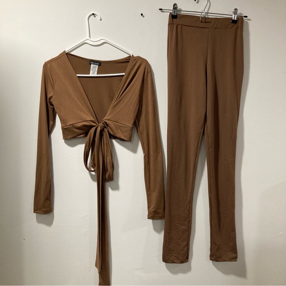 Longsleeve top and legginf - Picture 1 of 3